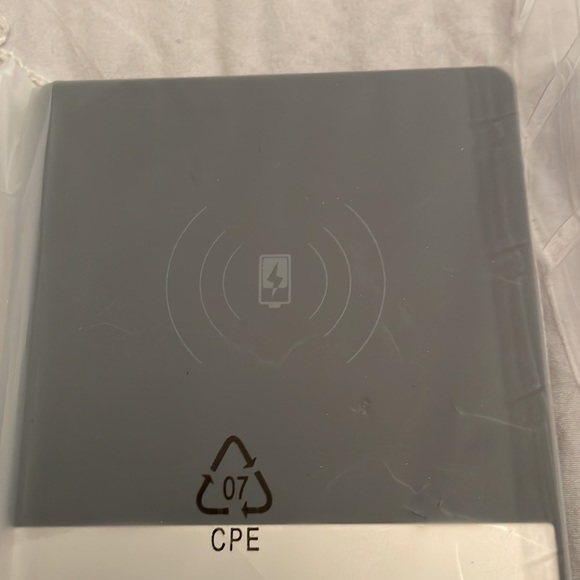 New in Box: USB Powered Wireless Charger & Mug Warmer - Picture 6 of 6